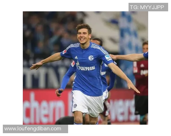 格雷茨卡的足球之路：从青涩少年到德甲明星的蜕变与成长